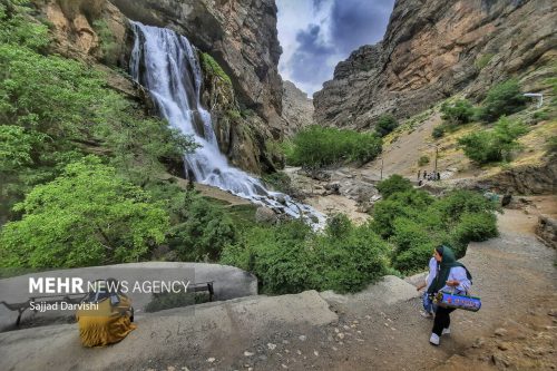 آبشار آب سفید