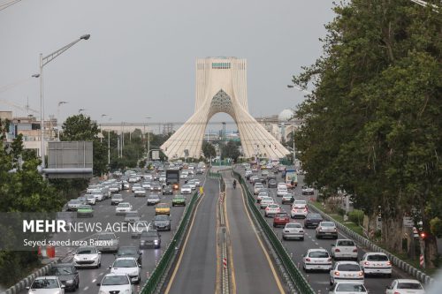 احتمال وزش باد شدید در جنوب و غرب تهران/ افزایش دما تا سه‌شنبه