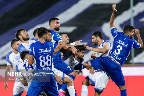 استقلال با «قو» کنار پرسپولیس و سپاهان نشست/ دو سرمربی در خطر