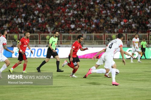 حق با بازیکنان پرسپولیس است/ برخی تیم‌ها هزار میلیارد هزینه کردند