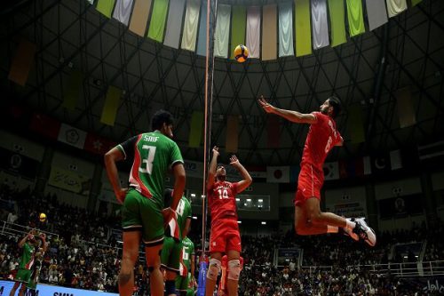 رونمایی از چهره ۱۲ تیم پلی‌آف/راه ناهمواروالیبال ایران برای فینال