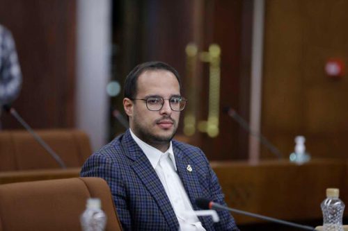 شجیع: زمینه شناسایی ورزش های دریایی را فراهم می کنیم