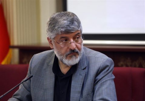 شهدا قهرمانان فراموش نشدنی هستند