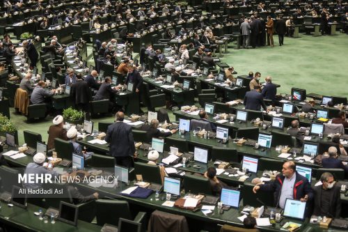 طرح ساماندهی استخدام کارکنان دولت در مجلس بررسی می‌شود