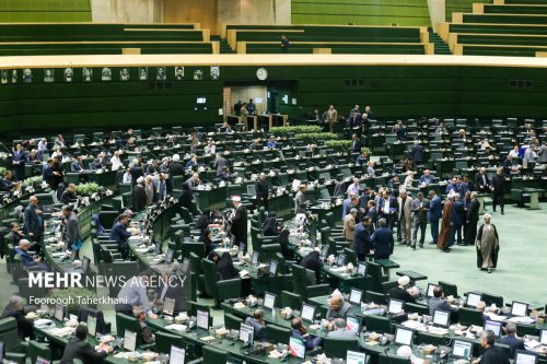 «کیومرث هاشمی» گزینه رئیس جمهور برای معرفی به مجلس