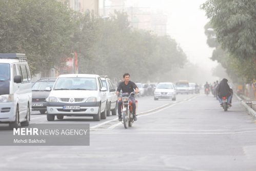 گردوخاک در نواحی شرقی و جنوبی کشور