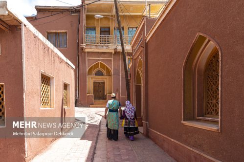 ترویج فرهنگ حفظ مواریث توسط فعالان فرهنگ و هنر