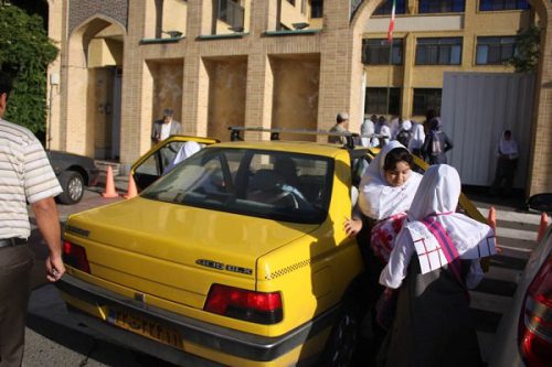 تعزیرات حکومتی به گران فروشی در سرویس مدارس ورود می‌کند