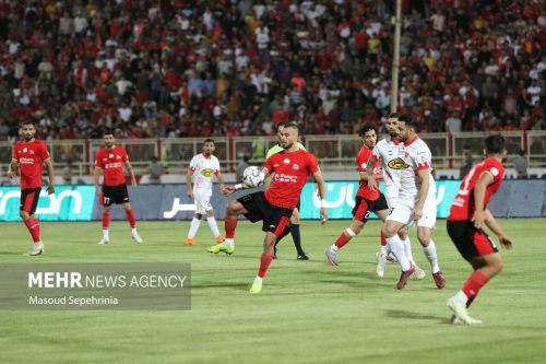 توصیه پیشکسوت استقلال برای دیدارباپرسپولیس/نتایج تراکتور عجیب است