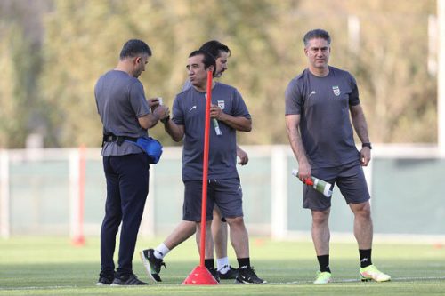 خداداد عزیزی آمد، پورعلی گنجی رفت/ دستیاران بیشتر از بازیکن شدند!