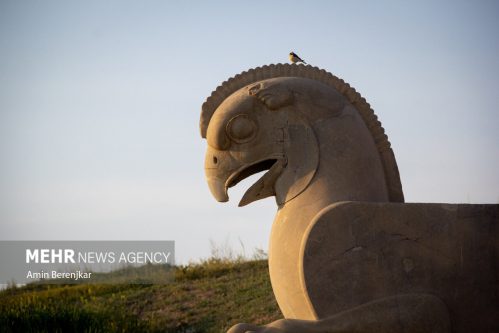 اسناد مالکیت تخت جمشید و کاخ اردشیر بابکان صادر شد