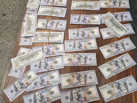 دلارهای تقلبی در شیراز کشف شد