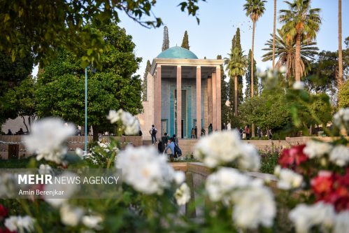 سعدی شاعر حکمت، عشق و عرفان الهی