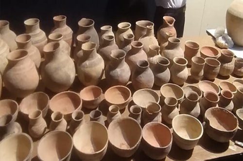 ۱۷۶ قطعه‌ اشیای قدیمی به میراث فرهنگی فارس اهدا شد