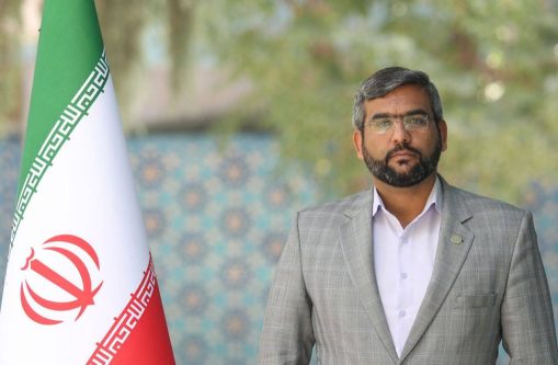 فارسی ها ۸۲ هزار جلد کتاب را به کتابخانه های عمومی استان هدیه کردند