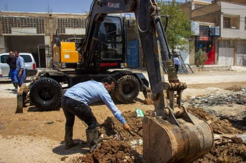 گامی دیگر در جهت توزیع عادلانه منابع آبی شهرستان قیروکارزین؛ قطع انشعابات غیرمجاز آب باغچه‌ها و خانه‌باغ‌ها