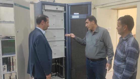 بازدید فرماندار شهرستان ارسنجان از مرکز مخابرات
