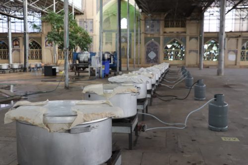 پخت و توزیع ۴۵۰۰ پرس غذای نذری توسط هیئت عشاق‌الرقیه (س) در قالب پویش ملی نذرواره حسینی در شیراز