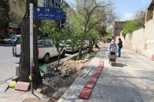 پیشرفت ۹۵ درصدی عملیات پیاده‌روسازی و مناسب‌سازی خیابان حافظ