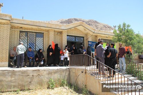 بازدید مسئول بسیج سازندگی فارس از اردوی جهادی پزشکی در روستای کرونی