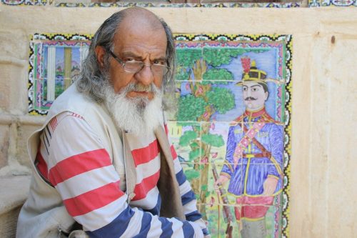 آینده متعلق به جوانان است و باید از تئاتر به عنوان نهاد تاثیرگذار اجتماعی حفاظت کنند؛ تجلیل از استاد شهسواری + عکس