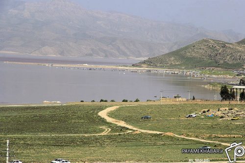 سرریز گردشگران شیراز می توانند از ظرفیت مهارلو استفاده کنند