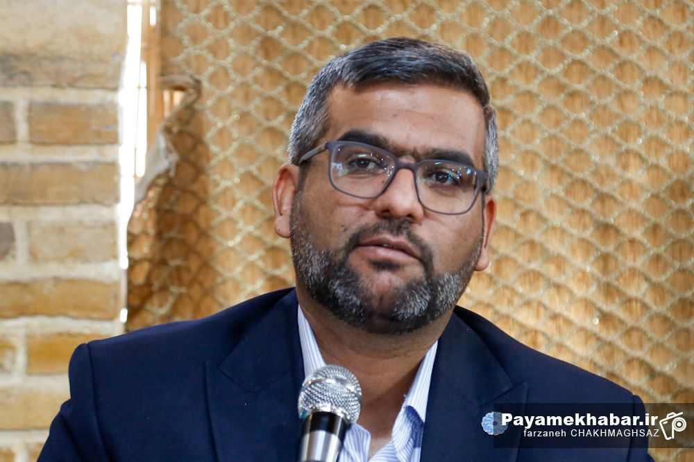 طرح کتابخوانی «آب و کتاب» با مشارکت خودروهای آبرسان در مناطق عشایری فارس اجرا می‌شود