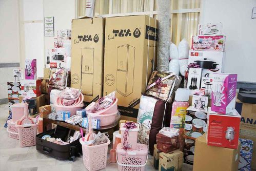 همدلی رضوی در مسیر تحکیم خانواده و کرامت اجتماعی؛ اهدای ۱۵۳ سری جهیزیه به زوج‌های نیازمند در شهرستان گراش فارس